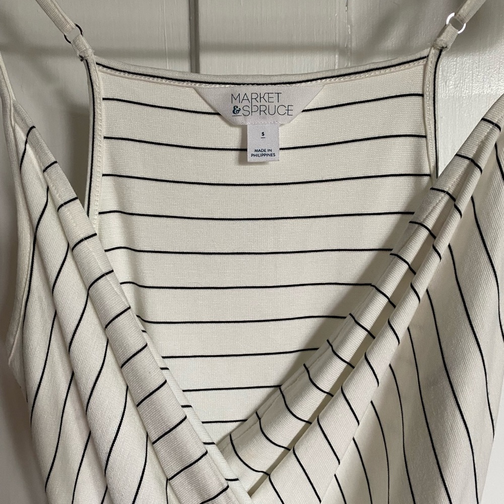 NWOT MARKET & SPRUCE tank - Picture 4 of 5